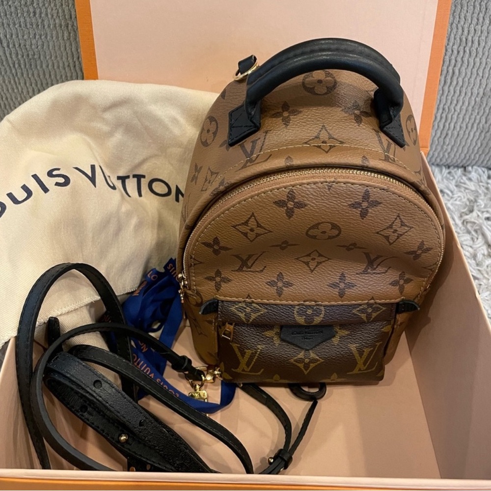 100% Authentic Louis Vuitton Reverse Palm Springs Mini!
DISCONTINUED!!